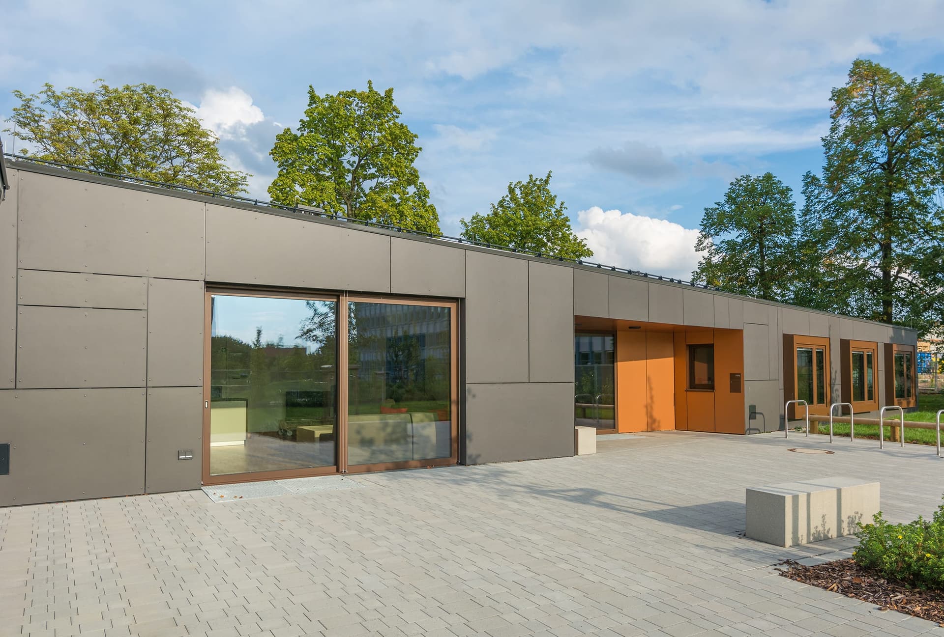VEKAMOTION 82 — view 1